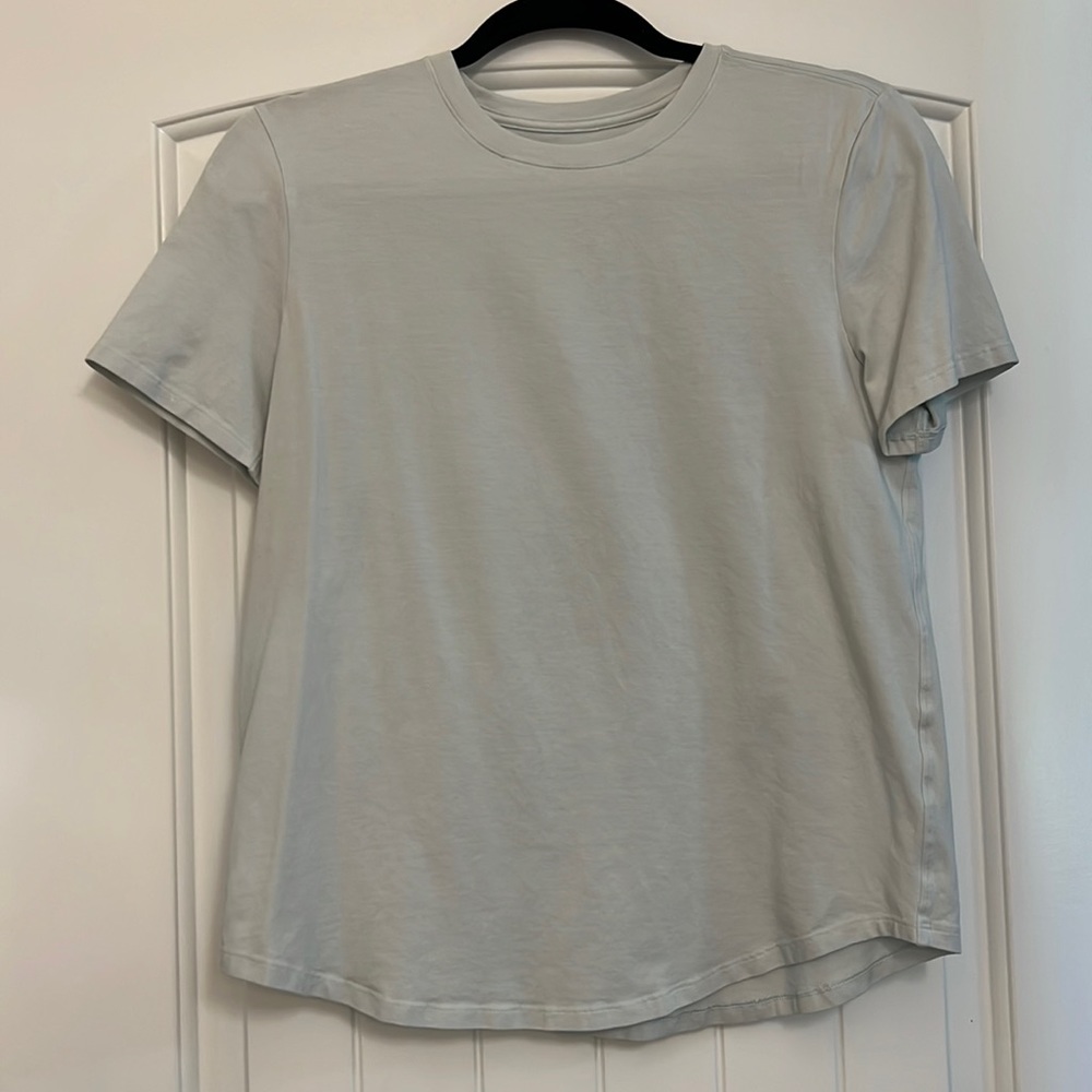 Lululemon t-shirt